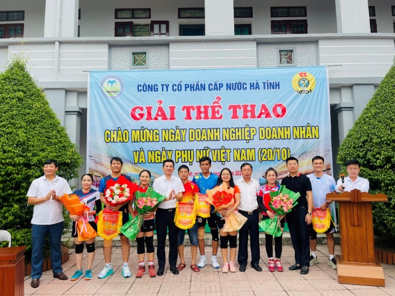 CĐCS Công ty CP Cấp nước Hà Tĩnh: Giải thể thao chào mừng Ngày Doanh nhân Việt Nam 13/10 và Ngày Phụ nữ Việt Nam 20/10